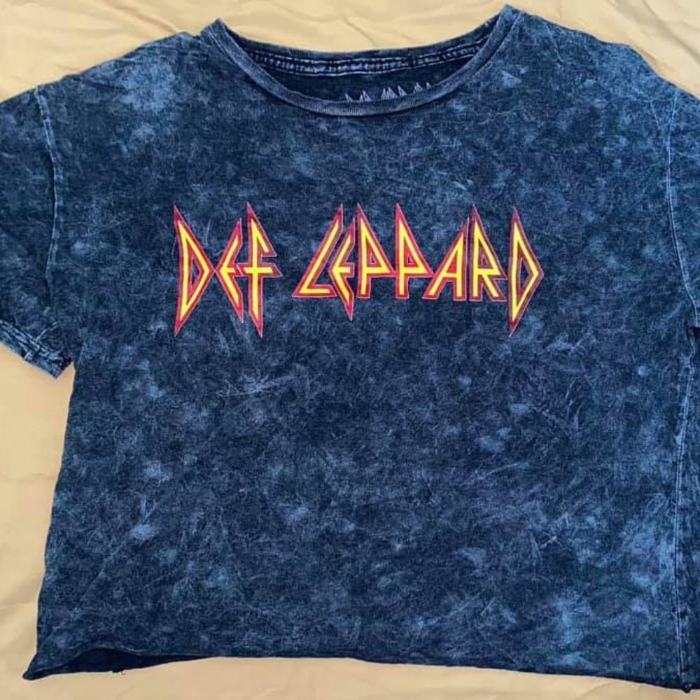 Cropped DEF LEPPARD Top